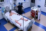 Bé trai 13 tuổi phải thở máy 3 ngày do nhiễm não mô cầu nặng: Bố mẹ hối hận vì không làm 1 việc