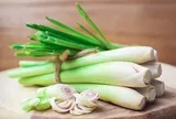 Vì sao người xưa thích trồng cây sả quanh nhà?