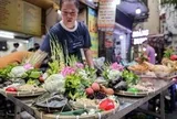 Mâm hoa cúng hút khách, giá bánh gio tăng gấp 3 lần trong ngày Tết Đoan ngọ
