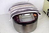 Vì sao nhiều người thích phủ khăn lên nồi cơm điện?