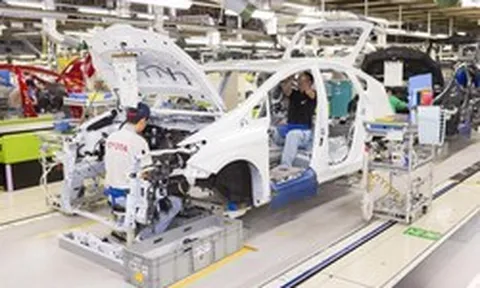Giá một vật liệu quen thuộc trên ô tô tăng chóng mặt - các hãng xe Nhật đứng ngồi không yên, riêng Toyota dự báo mất 2,5 tỷ USD
