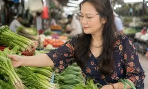 Ở tuổi 56, người phụ nữ này nghỉ việc với lương hưu hơn 5 triệu/tháng: “Tôi không giàu, nhưng lần đầu thấy đời mình nhẹ đi”