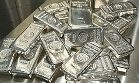 Giá bạc đang đối mặt với những áp lực nào?
