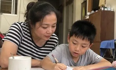 Chỉ dạy đúng 2 câu mà người mẹ này giúp con đỗ ĐH nổi tiếng: Hiệu quả hơn 100 lời khen, giúp trẻ vững vàng cả đời!