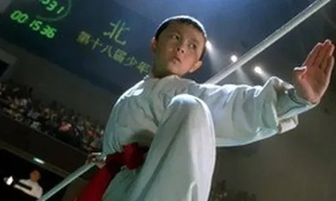 'Thần đồng võ thuật' nổi tiếng toàn châu Á, giải nghệ năm 11 tuổi giờ ra sao?