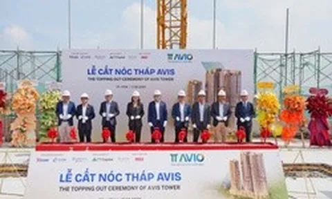 Tháp Avis chính thức cất nóc, bảo chứng niềm tin về tiến độ