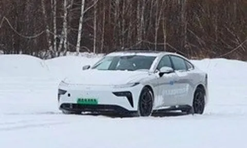 Lộ diện loại pin ô tô điện đi 1.000 km, chịu nhiệt tới 170°C